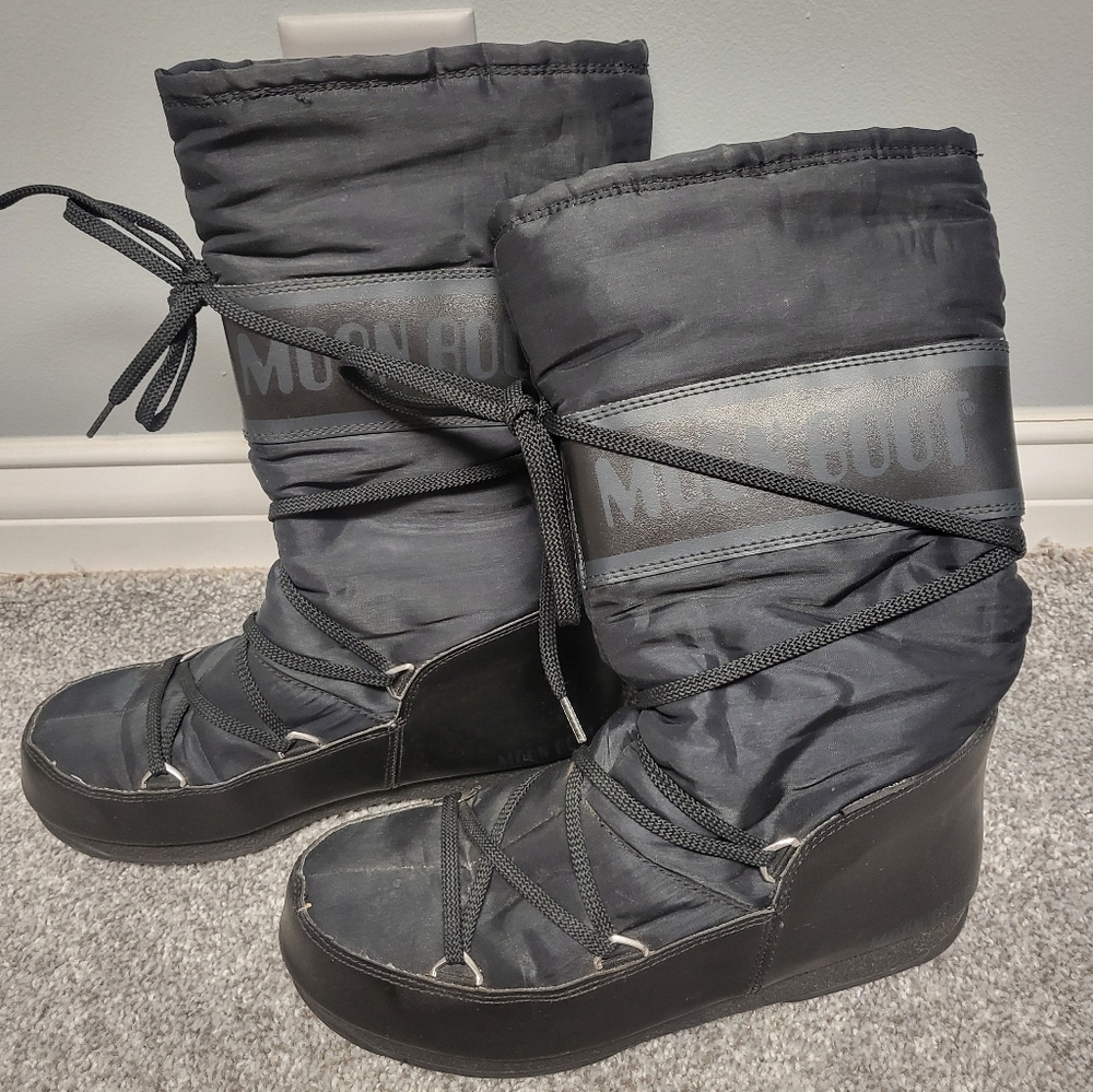 Moon boots